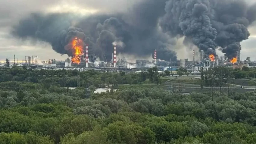 Пожежа на Салаватському НПЗ у Башкортостані після атаки українських дронів